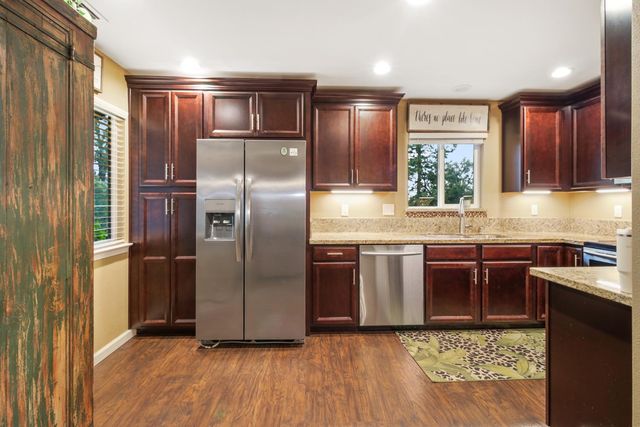 12615 Hilltop Ct, Pine Grove, CA 95665