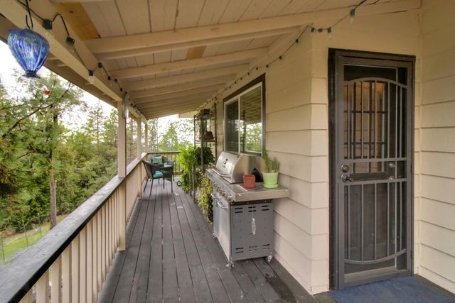 12615 Hilltop Ct, Pine Grove, CA 95665