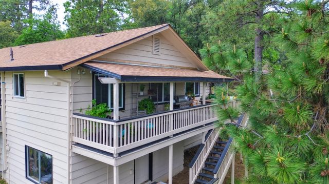 12615 Hilltop Ct, Pine Grove, CA 95665