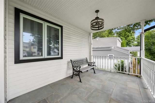 35 Grandview Avenue, Nanuet, NY 10954