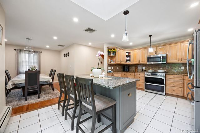 35 Grandview Avenue, Nanuet, NY 10954