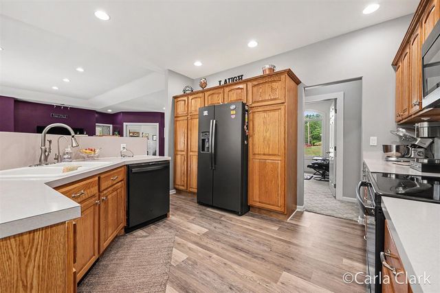 9899 Twelve Point Drive, Rockford, MI 49341