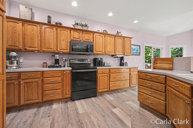 9899 Twelve Point Drive, Rockford, MI 49341