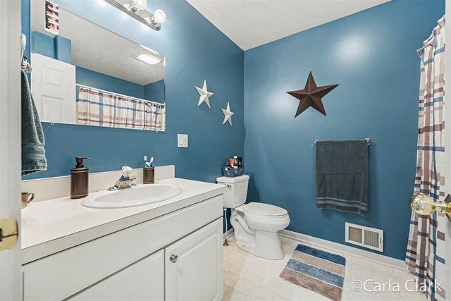 9899 Twelve Point Drive, Rockford, MI 49341