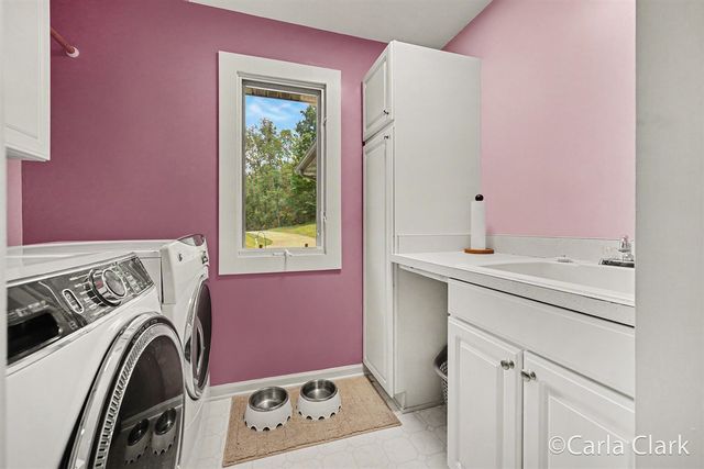 9899 Twelve Point Drive, Rockford, MI 49341