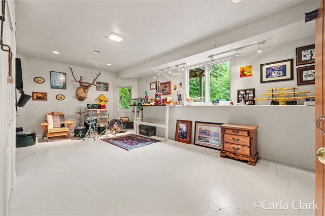 9899 Twelve Point Drive, Rockford, MI 49341