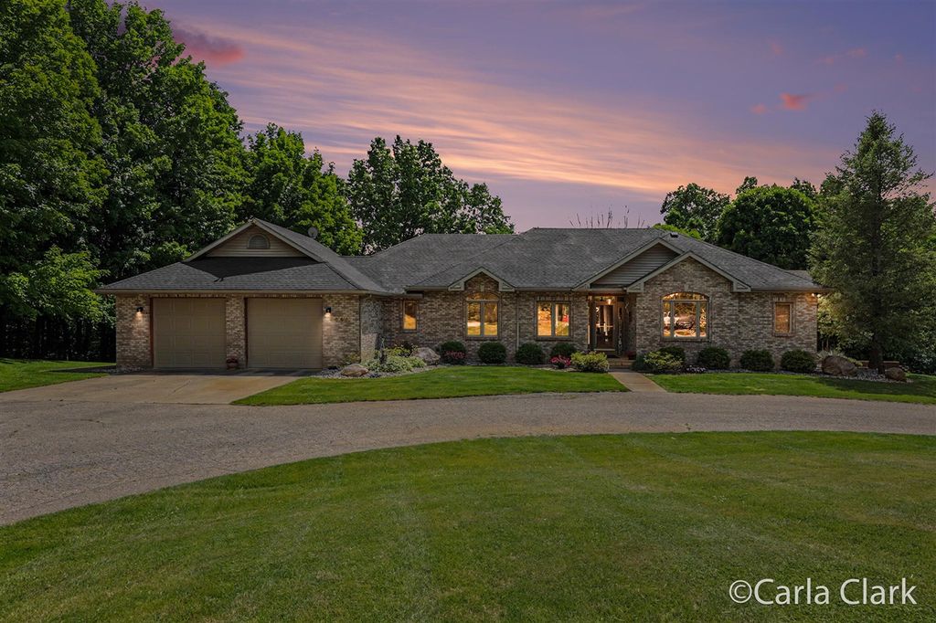 9899 Twelve Point Drive, Rockford, MI 49341
