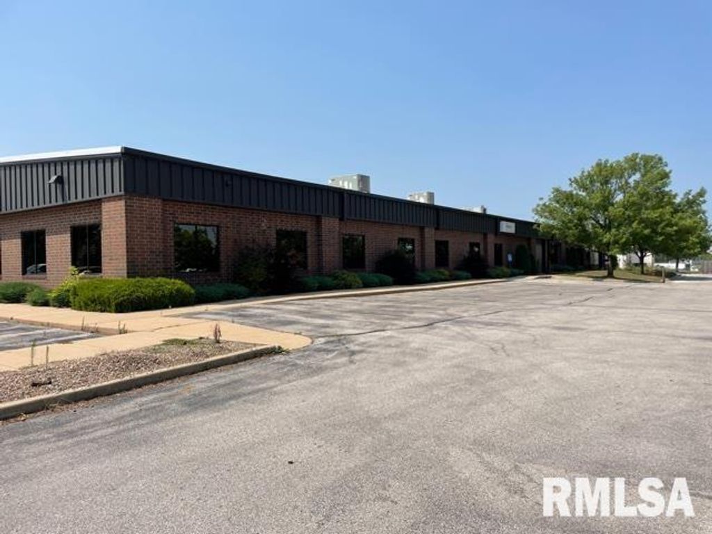 1850 BOYSON Road B, Hiawatha, IA 52233 — photo 2