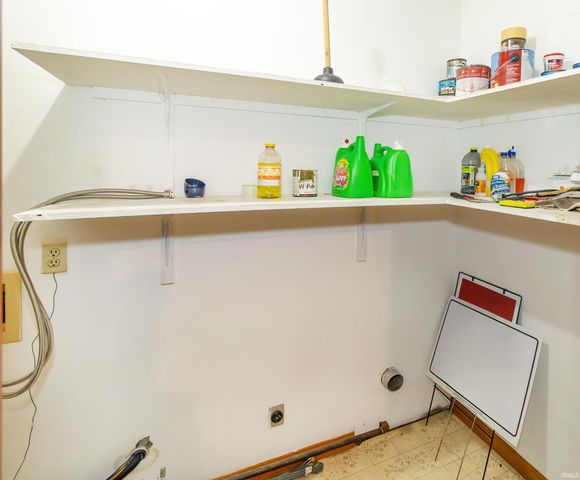 6077 River Bluff Drive, Newburgh, IN 47630