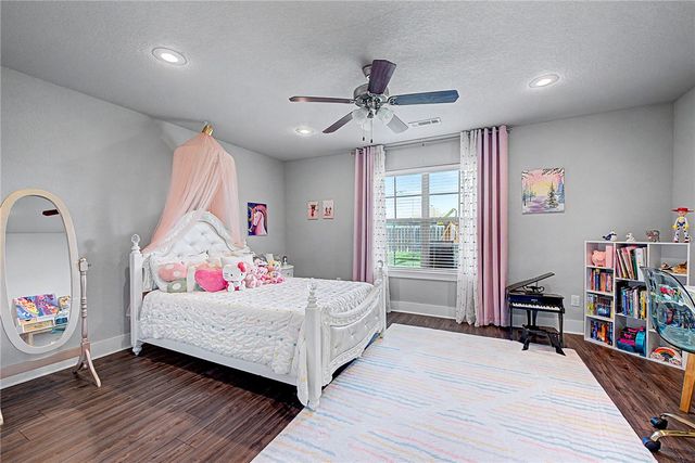 1201 Spring Hollow Road, Bentonville, AR 72713