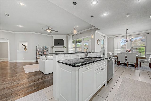 1201 Spring Hollow Road, Bentonville, AR 72713