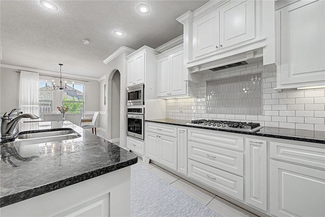 1201 Spring Hollow Road, Bentonville, AR 72713