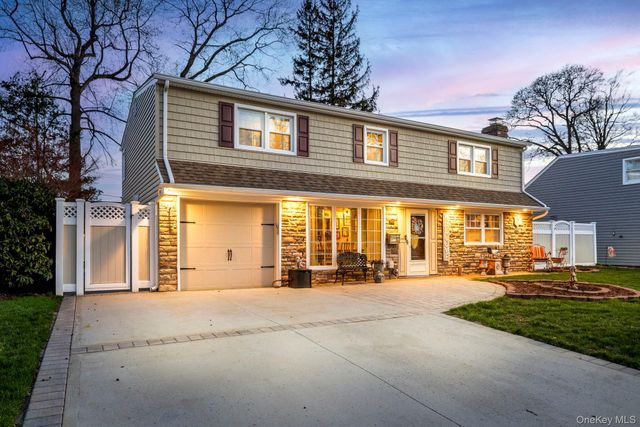 3628 Princeton Drive N, Wantagh, NY 11793