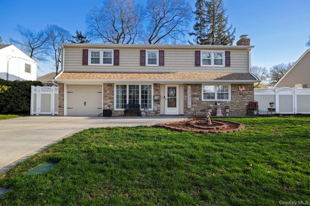 3628 Princeton Drive N, Wantagh, NY 11793