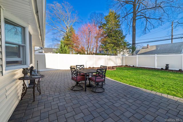 3628 Princeton Drive N, Wantagh, NY 11793