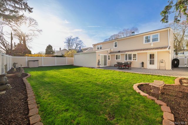 3628 Princeton Drive N, Wantagh, NY 11793