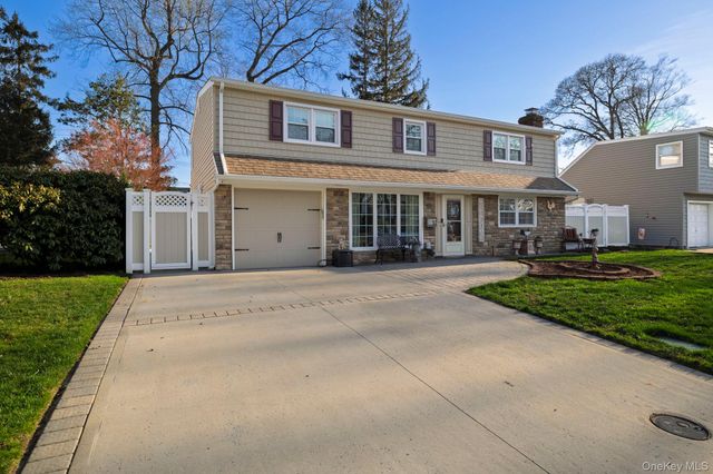 3628 Princeton Drive N, Wantagh, NY 11793