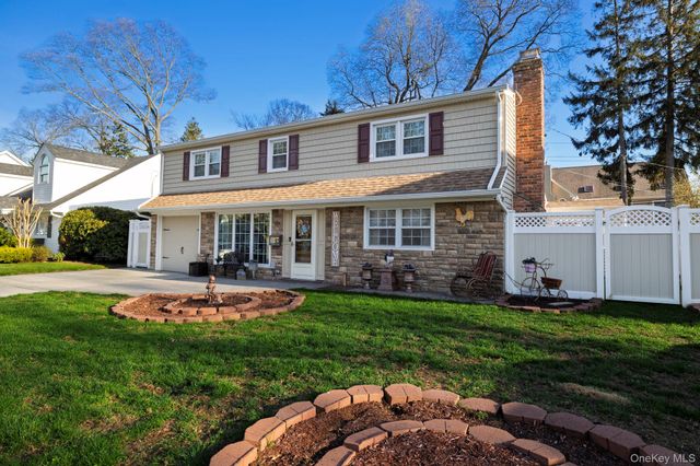 3628 Princeton Drive N, Wantagh, NY 11793