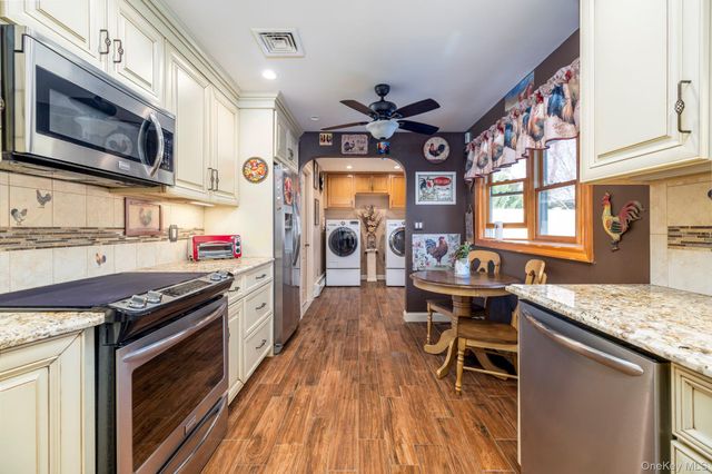 3628 Princeton Drive N, Wantagh, NY 11793