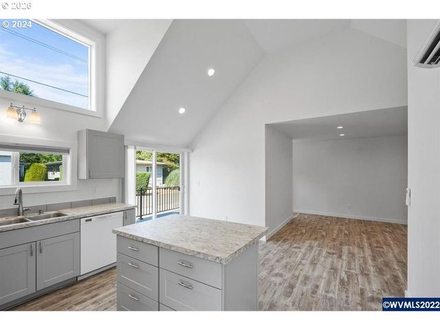 1117 6TH St, Salem, OR 97304