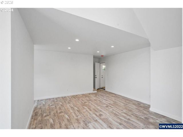 1117 6TH St, Salem, OR 97304