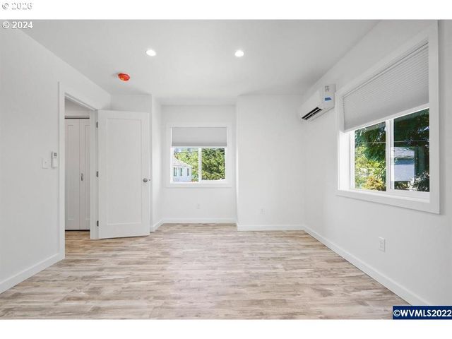 1117 6TH St, Salem, OR 97304