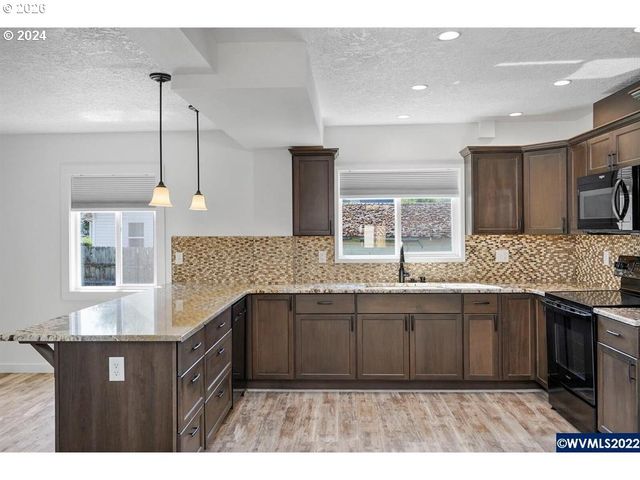 1117 6TH St, Salem, OR 97304