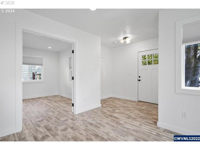 1117 6TH St, Salem, OR 97304