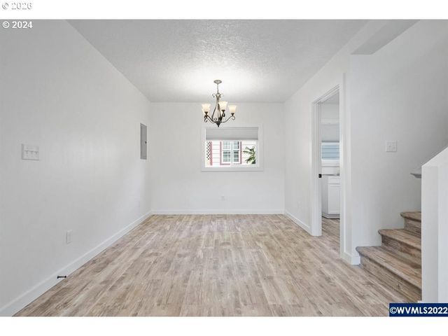 1117 6TH St, Salem, OR 97304