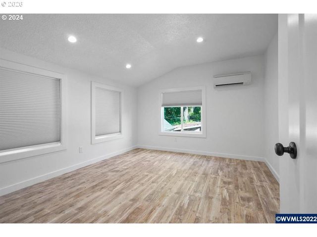 1117 6TH St, Salem, OR 97304