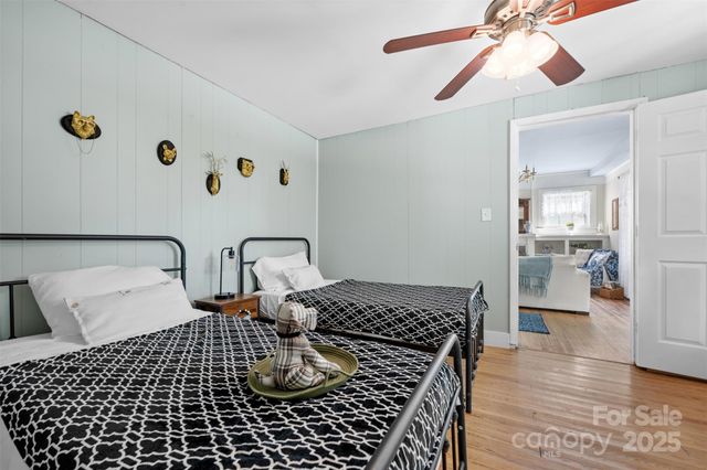1231 Caldwell Place NW, Lenoir, NC 28645