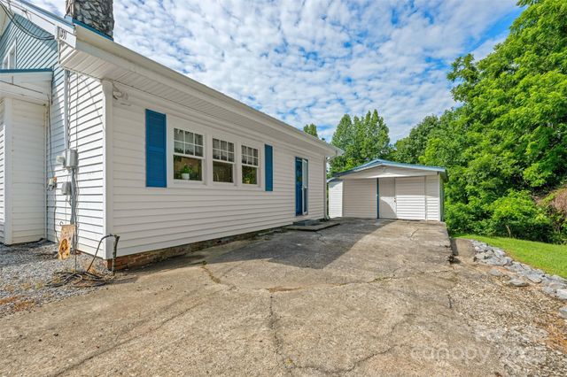 1231 Caldwell Place NW, Lenoir, NC 28645