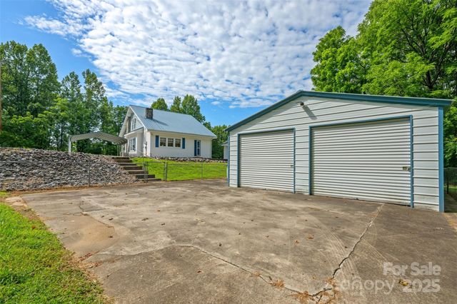 1231 Caldwell Place NW, Lenoir, NC 28645
