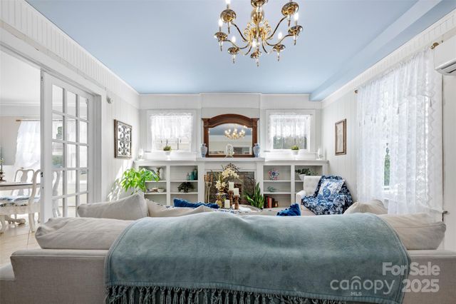 1231 Caldwell Place NW, Lenoir, NC 28645