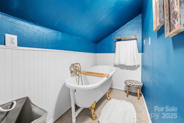 1231 Caldwell Place NW, Lenoir, NC 28645