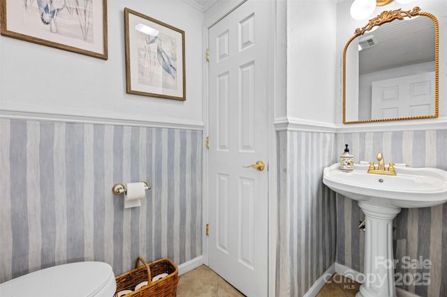 1231 Caldwell Place NW, Lenoir, NC 28645