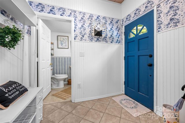 1231 Caldwell Place NW, Lenoir, NC 28645