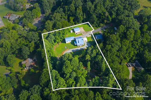 1231 Caldwell Place NW, Lenoir, NC 28645