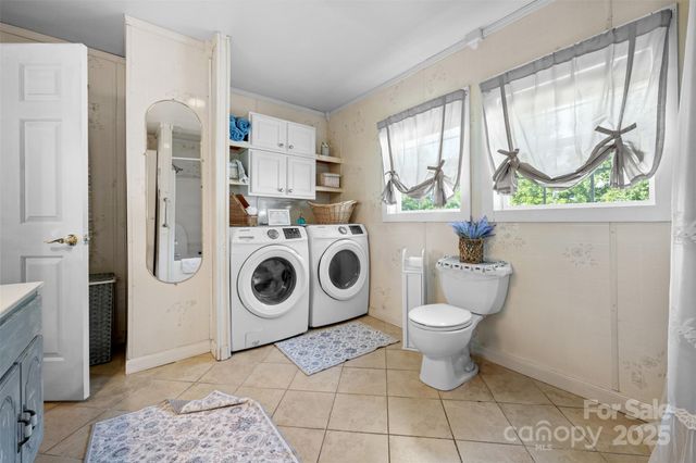 1231 Caldwell Place NW, Lenoir, NC 28645