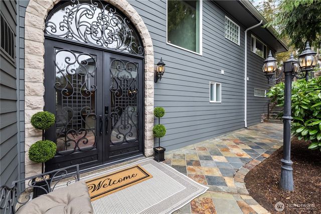 17714 SE 40th Place, Bellevue, WA 98008