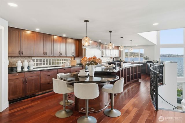 17714 SE 40th Place, Bellevue, WA 98008