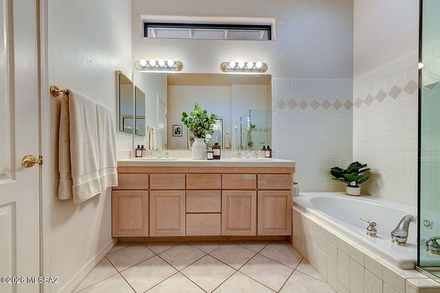 108 Silverstone Place, Tucson, AZ 85737