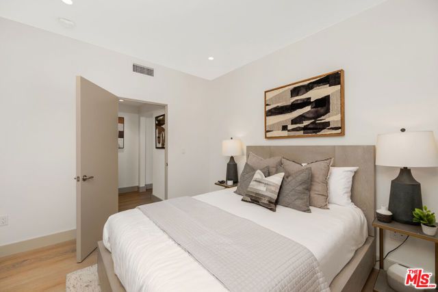 130 S Sepulveda Boulevard 411, Los Angeles, CA 90049