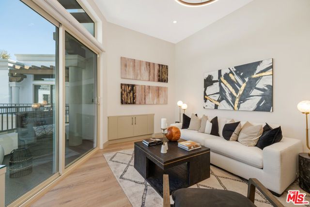 130 S Sepulveda Boulevard 411, Los Angeles, CA 90049