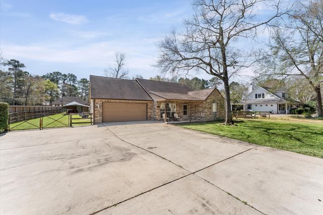 7307 Nickaburr Creek Drive, Magnolia, TX 77354