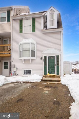 221 VERCELLI DR, Bear, DE 19701