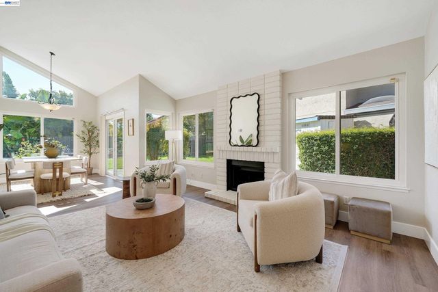 32808 Oakdale Ct, Union City, CA 94587