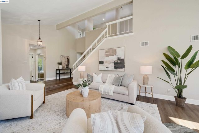 32808 Oakdale Ct, Union City, CA 94587