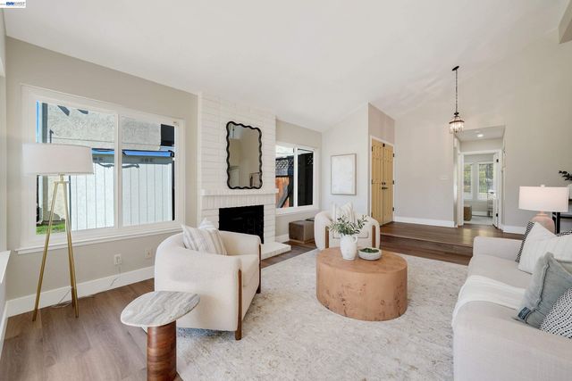 32808 Oakdale Ct, Union City, CA 94587