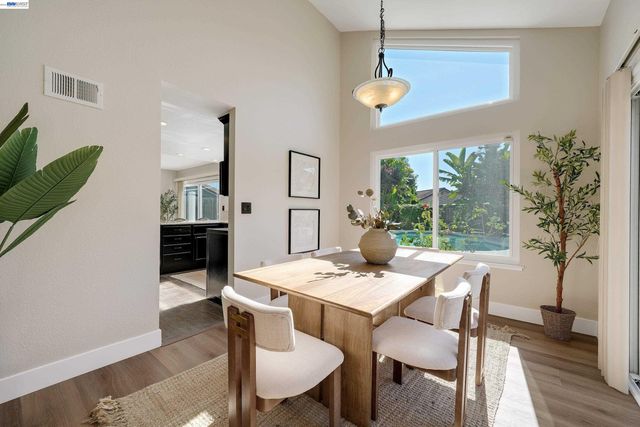 32808 Oakdale Ct, Union City, CA 94587